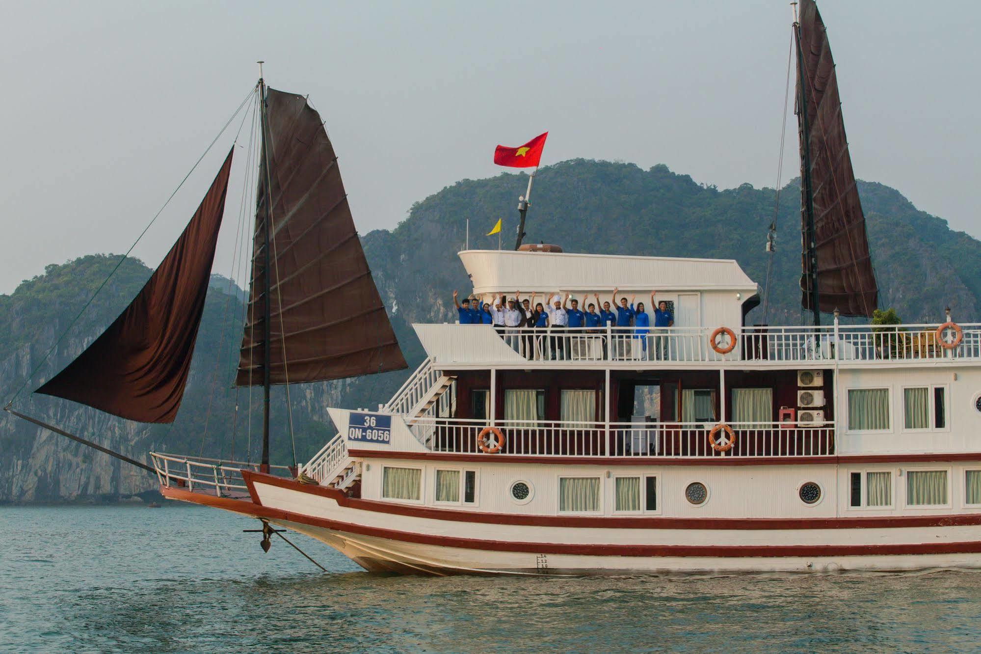 Отель Flamingo Luxury Cruises Халонг Экстерьер фото