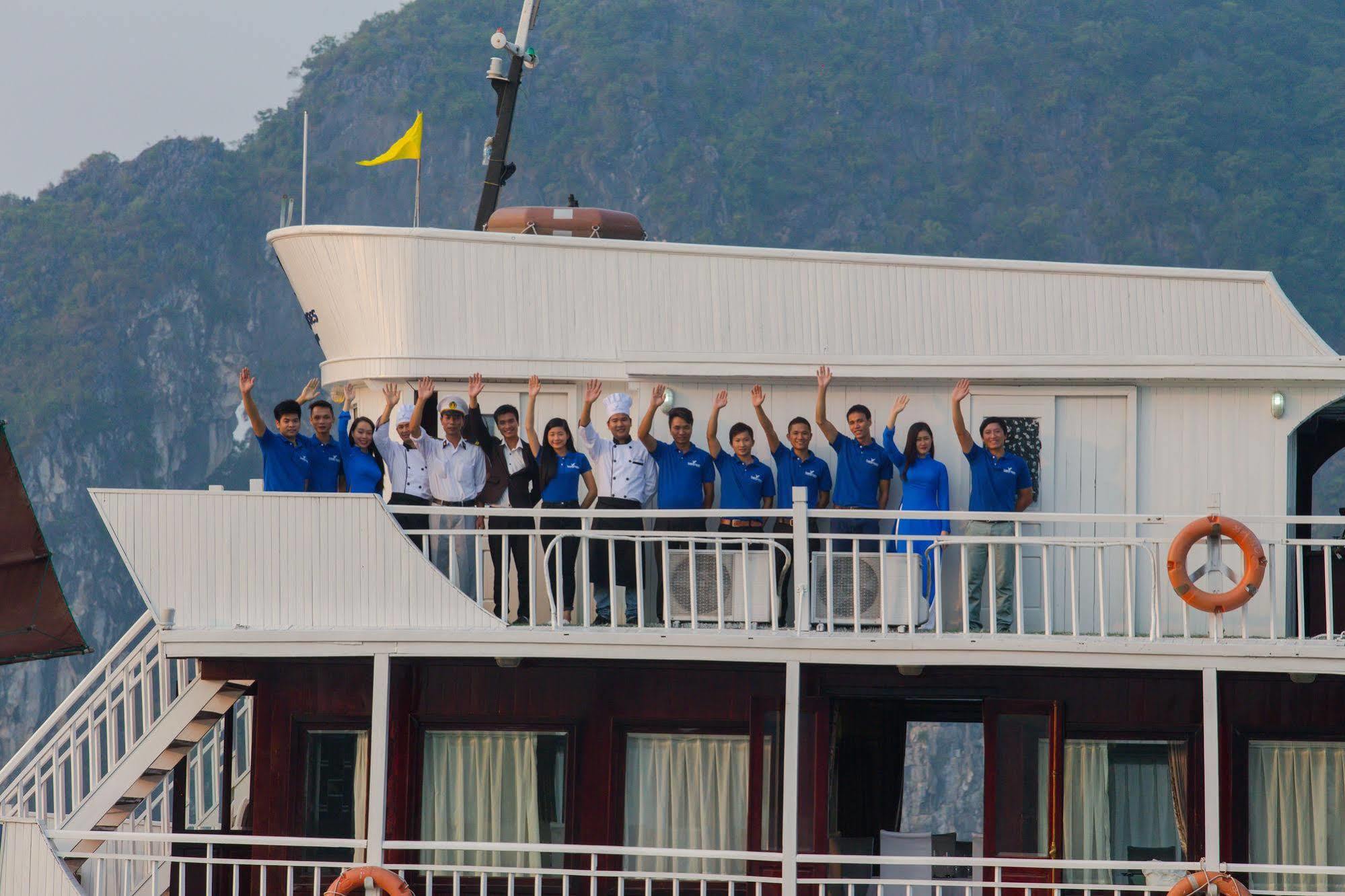 Отель Flamingo Luxury Cruises Халонг Экстерьер фото