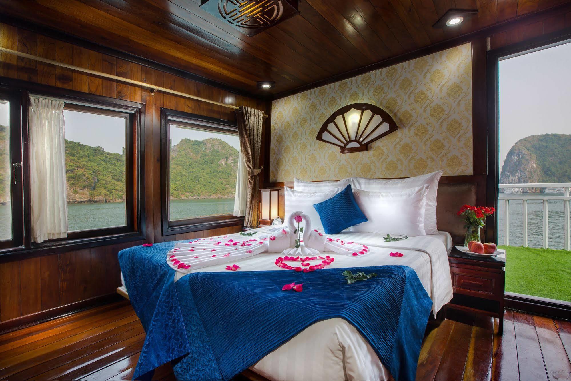 Отель Flamingo Luxury Cruises Халонг Экстерьер фото