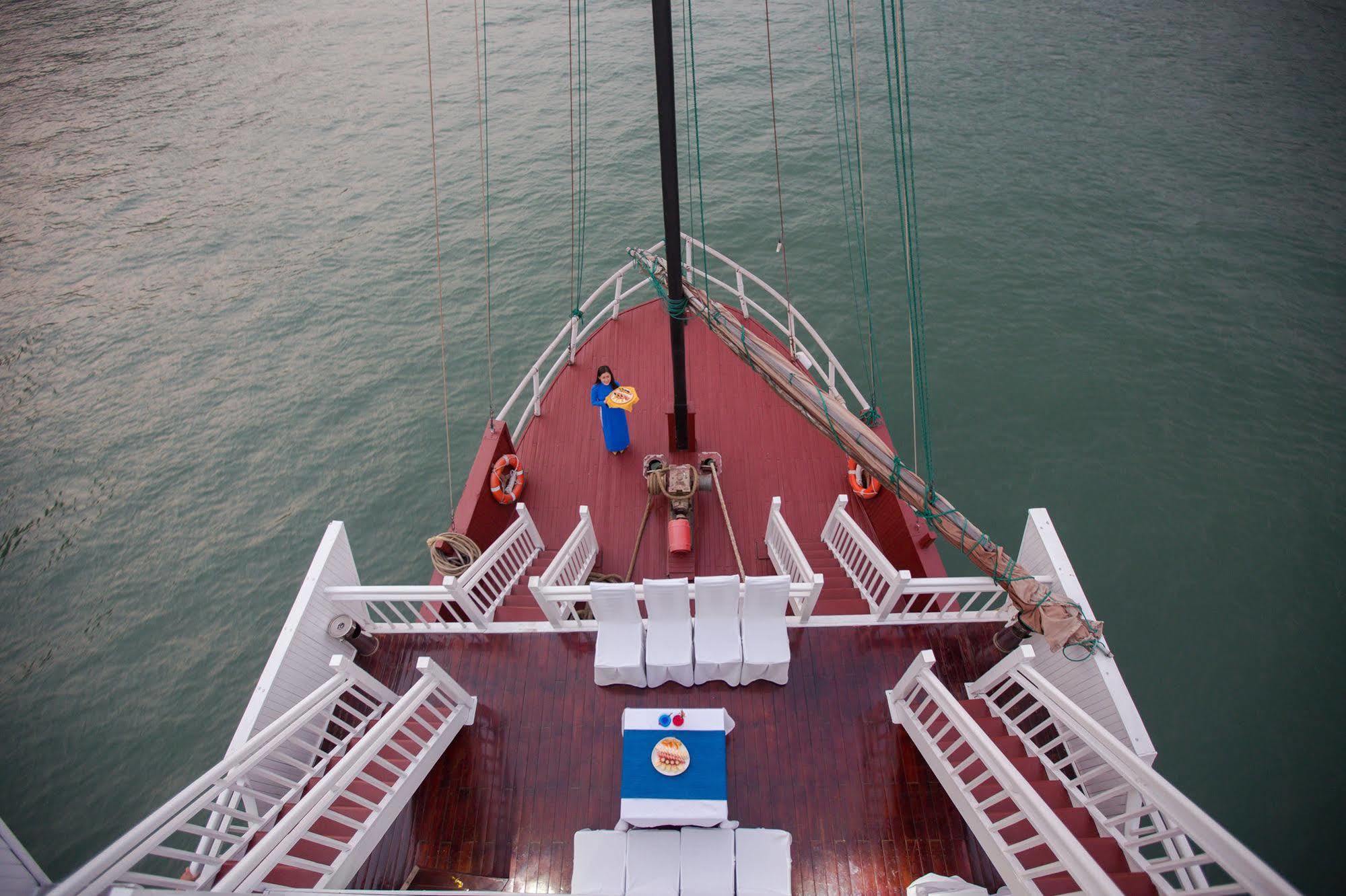 Отель Flamingo Luxury Cruises Халонг Экстерьер фото