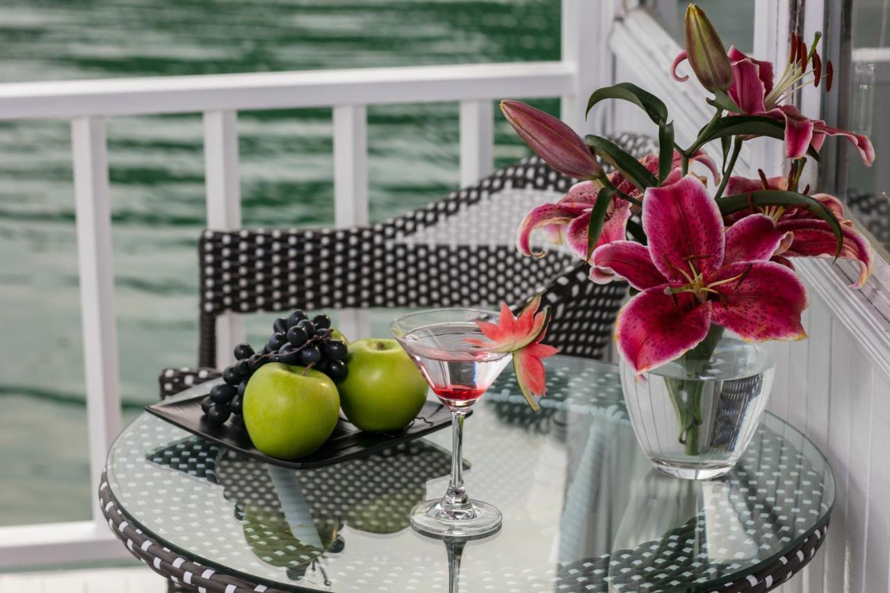 Отель Flamingo Luxury Cruises Халонг Экстерьер фото