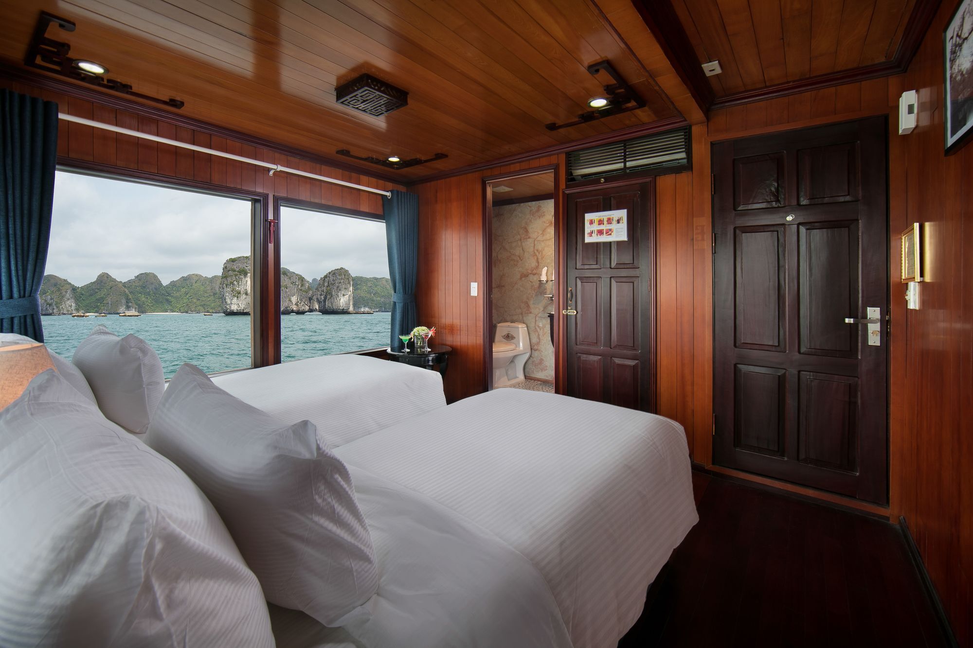 Отель Flamingo Luxury Cruises Халонг Экстерьер фото