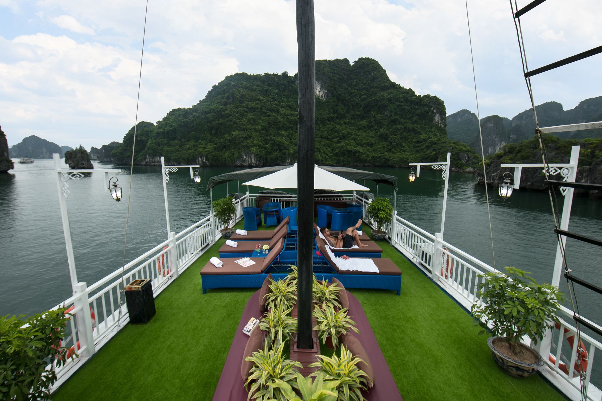 Отель Flamingo Luxury Cruises Халонг Экстерьер фото